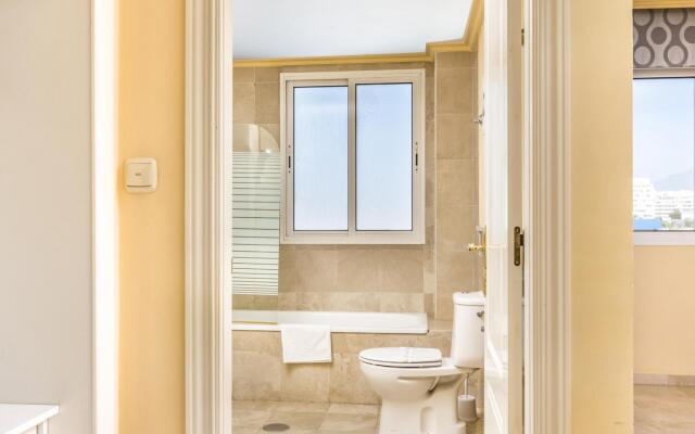 Charming Apartment on the Beach 329