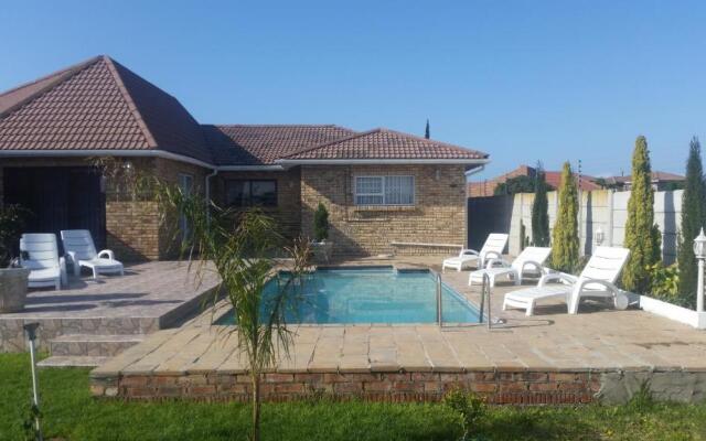Ebenezer Guesthouse Bluewater Bay