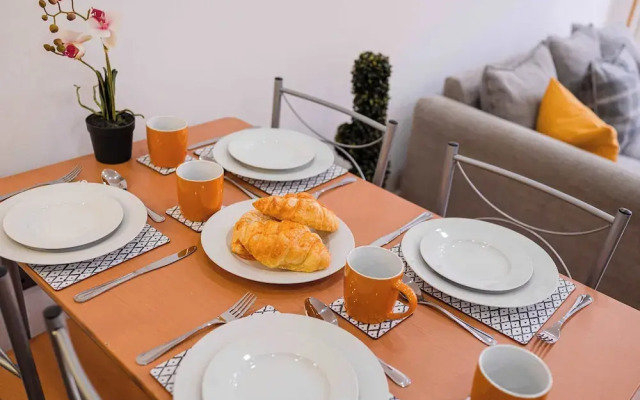Host Stay Maple Court