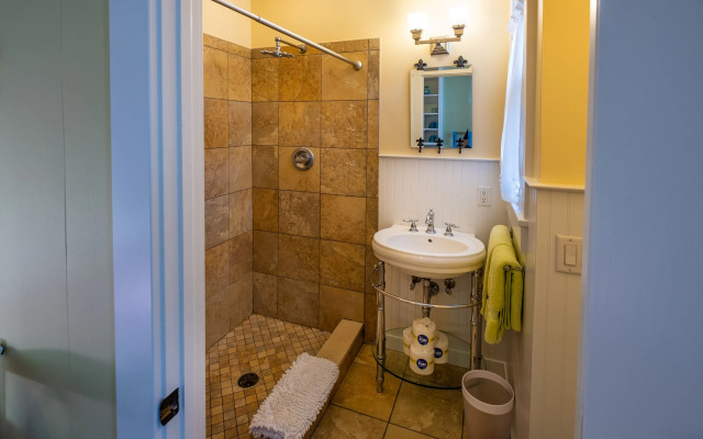 Serendipity Resort & Suites