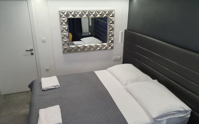 Mono Apartments & Rooms