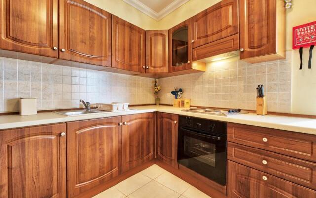 MS26 - Spacious Maisonette By The Sea