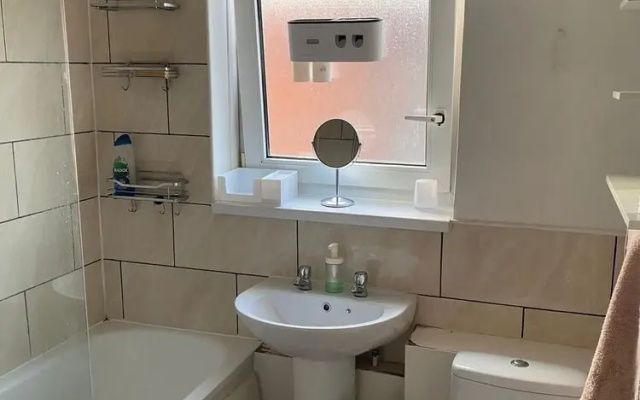 Fab Excel London Flat, Warm Cosy Liz Line