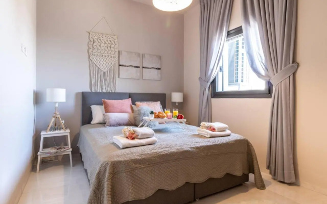 Magical 3BR/Parking with amazing view, city center