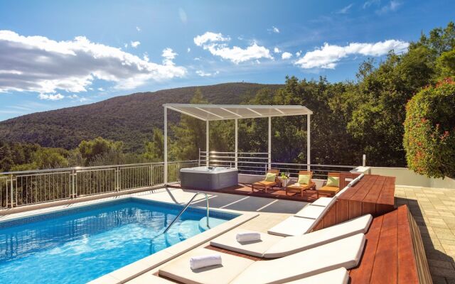 Luxury Villa Lovric Private Heated Pool