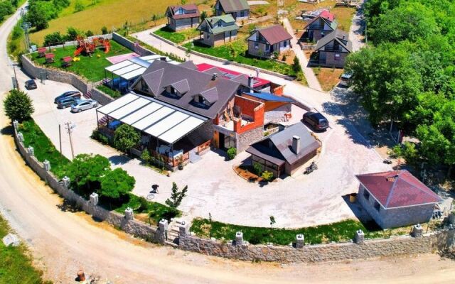 Simisso Kasaba Dağ Oteli