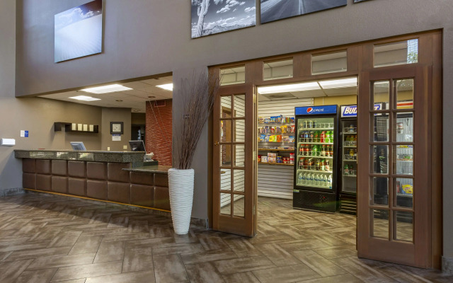 Best Western Plus Scottsdale Thunderbird Suites