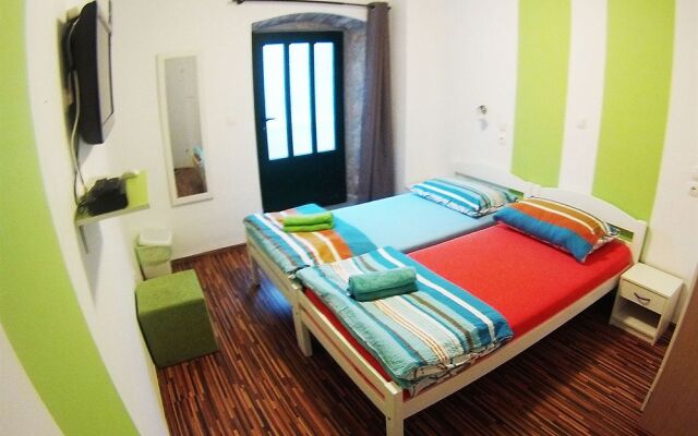 CroParadise Hostel & Apartments