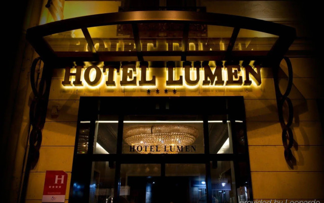 Hotel Lumen Paris Louvre