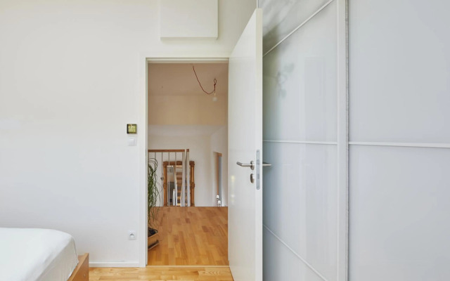 Spacious Loft in Žižkov by Prague Days