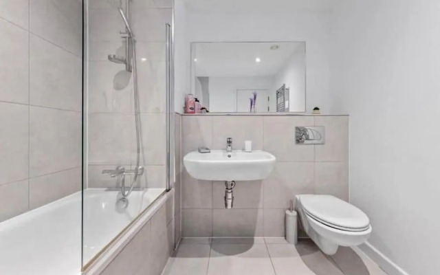 Captivating 1-bed Apartment 15 min to Londonbridge