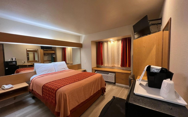 Americas Best Value Inn & Suites Ada