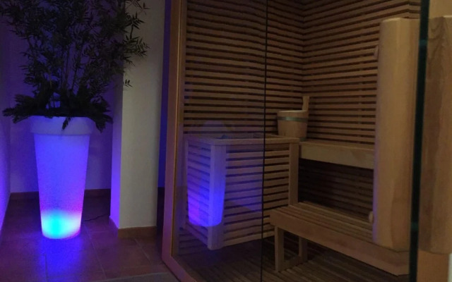 Villa Il Grotto - 3 Br Villa