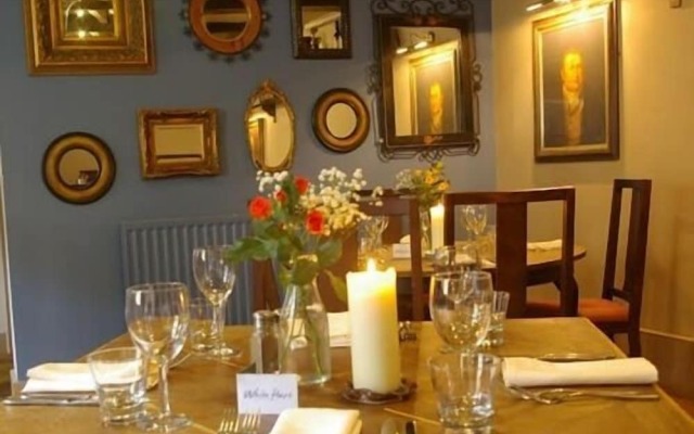 White Hart Cafe Bar & Bistro