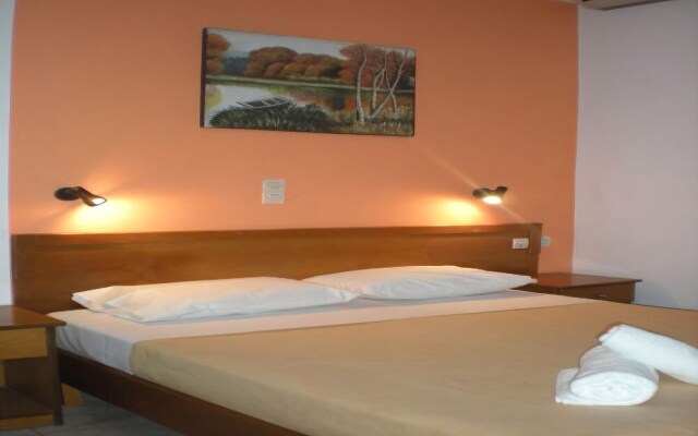 Lofos Apartments