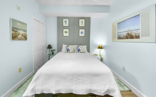 Tidewater #311 2 Bedroom Condo by RedAwning