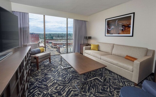 DoubleTree by Hilton Jamestown