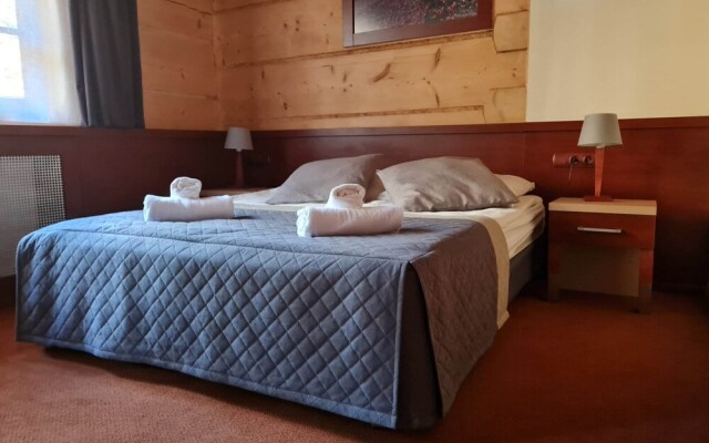 Hotel 365