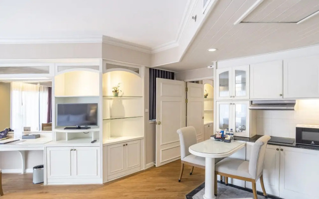 Innermost Pratunam by Favstay