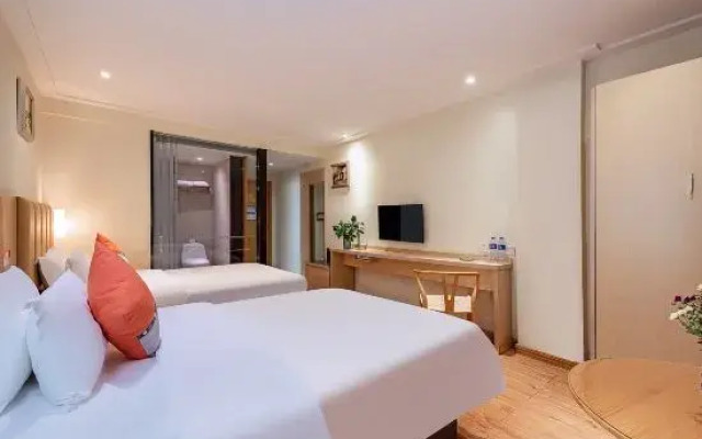 Red Lantern Traders Hotel