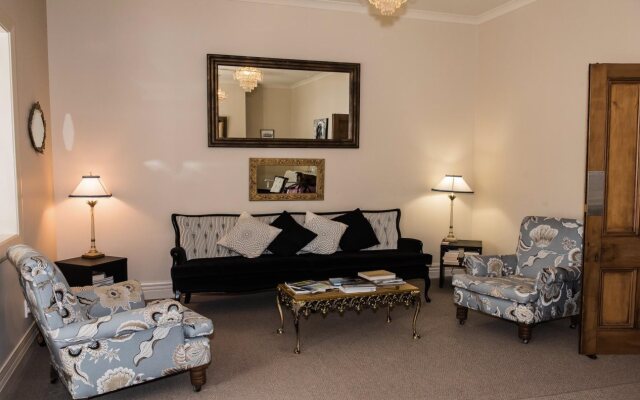 The Grange Boutique B & B and Motel