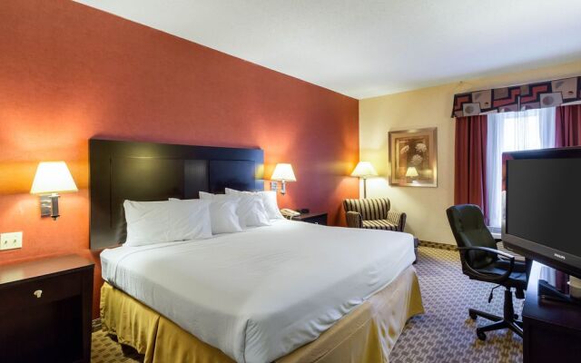 Holiday Inn Express Oakwood Village