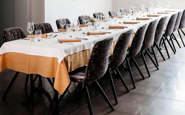 Logis Hôtel Au Lion Rouge