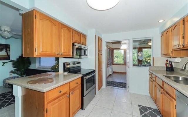 Beach N Lake - 3 Br Home