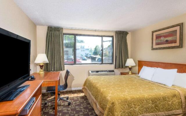 Super 8 by Wyndham Watertown/Cambridge/Boston Area