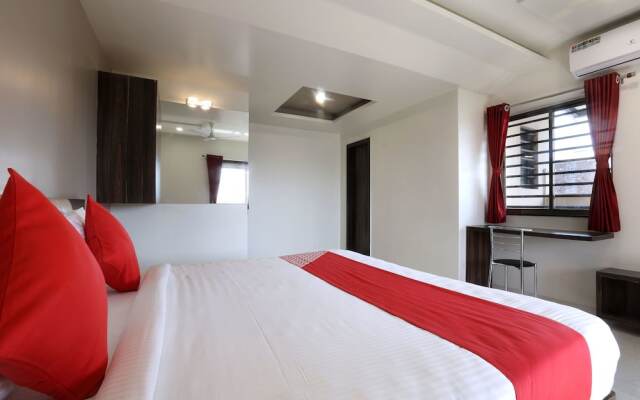 OYO 12844 Sri Sai Suites
