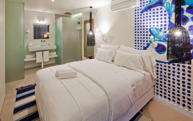 Costa D’Oiro Ambiance Village