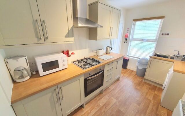 2-bed Flat With Superfast Wi-fi DW Lettings 29br