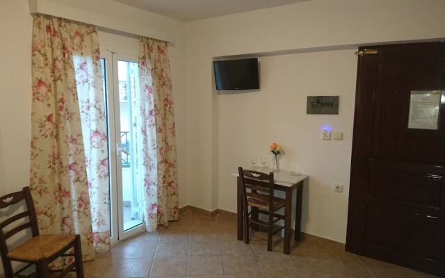 Dora’s Apartments and Studios