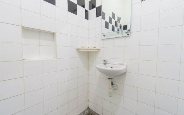 OYO 2110 Rotterdam Guest House