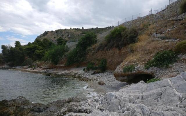 Kiveri Cave Apartment U5