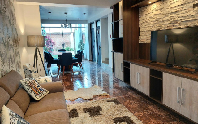 Jull complete house with 8 bedrooms and 6 bathroom