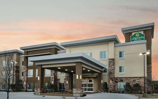 La Quinta Inn & Suites by Wyndham Fort Worth West - I-30