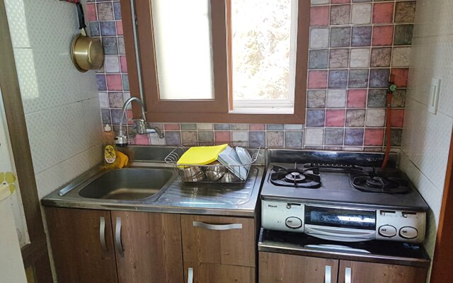 Yeosu Hyangilam Jeonmangdae Pension