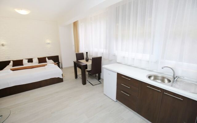 Deluxe Mkc Apartments