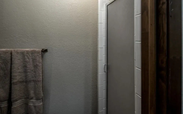 English - Three Bedroom Cabin