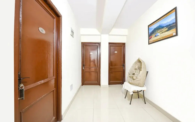 Fabhotel Ginger Grass