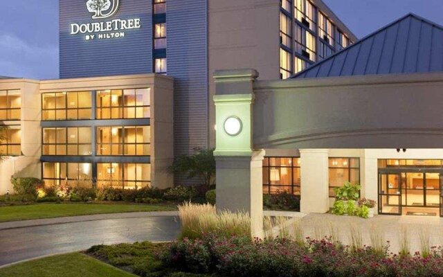 DoubleTree by Hilton Chicago - Arlington Heights