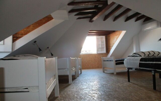 Surf in Chiado Hostel