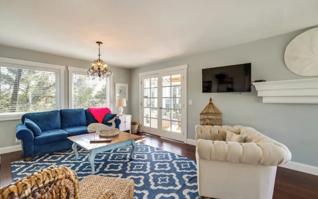 Coastal Tillamook Vacation Rental: Ocean Views!