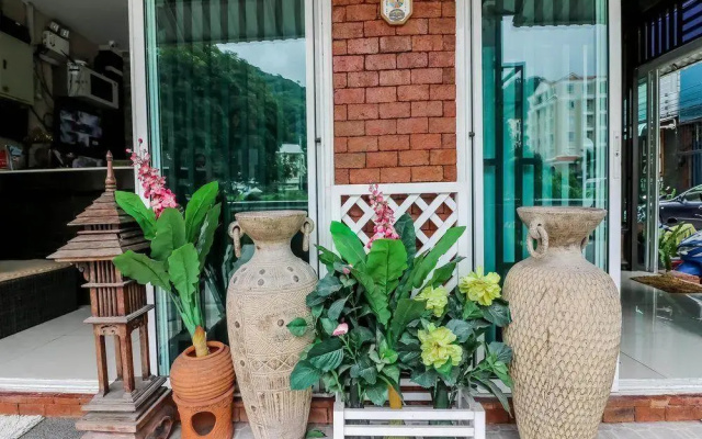 NIDA Rooms Patong Hill House