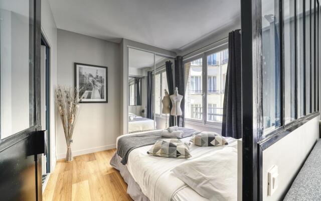 Magnifique appartement - Avenue Matignon  - B 1628