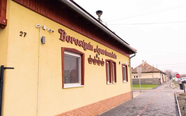 Borostyán Apartmanház