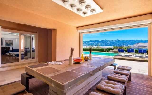 Amazing Home in Pag With 5 Bedrooms, Wifi and Outdoor Swimming Pool