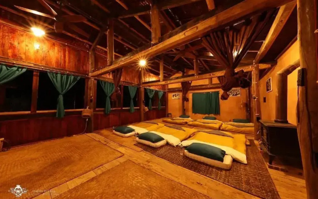 Dinh Đá H'Mông - Karsterly Rock Lodge