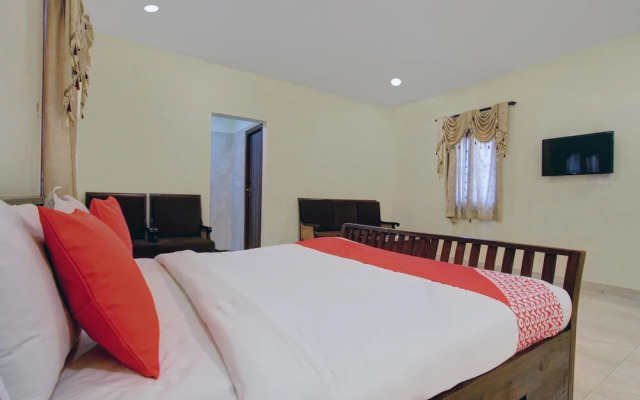 OYO 30970 AAR Royal Residency